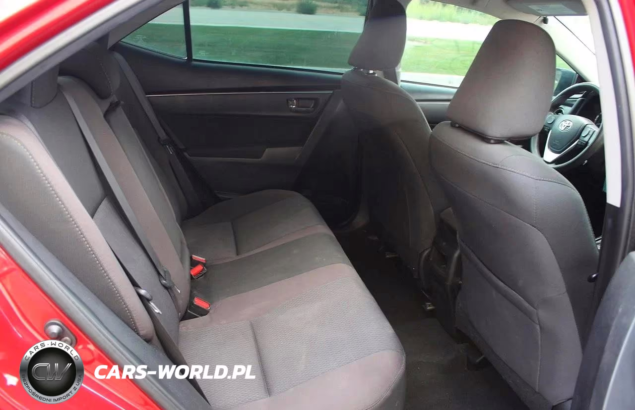 2018 Toyota Corolla Le VIN:5YFBURHE7JP815952 - 6