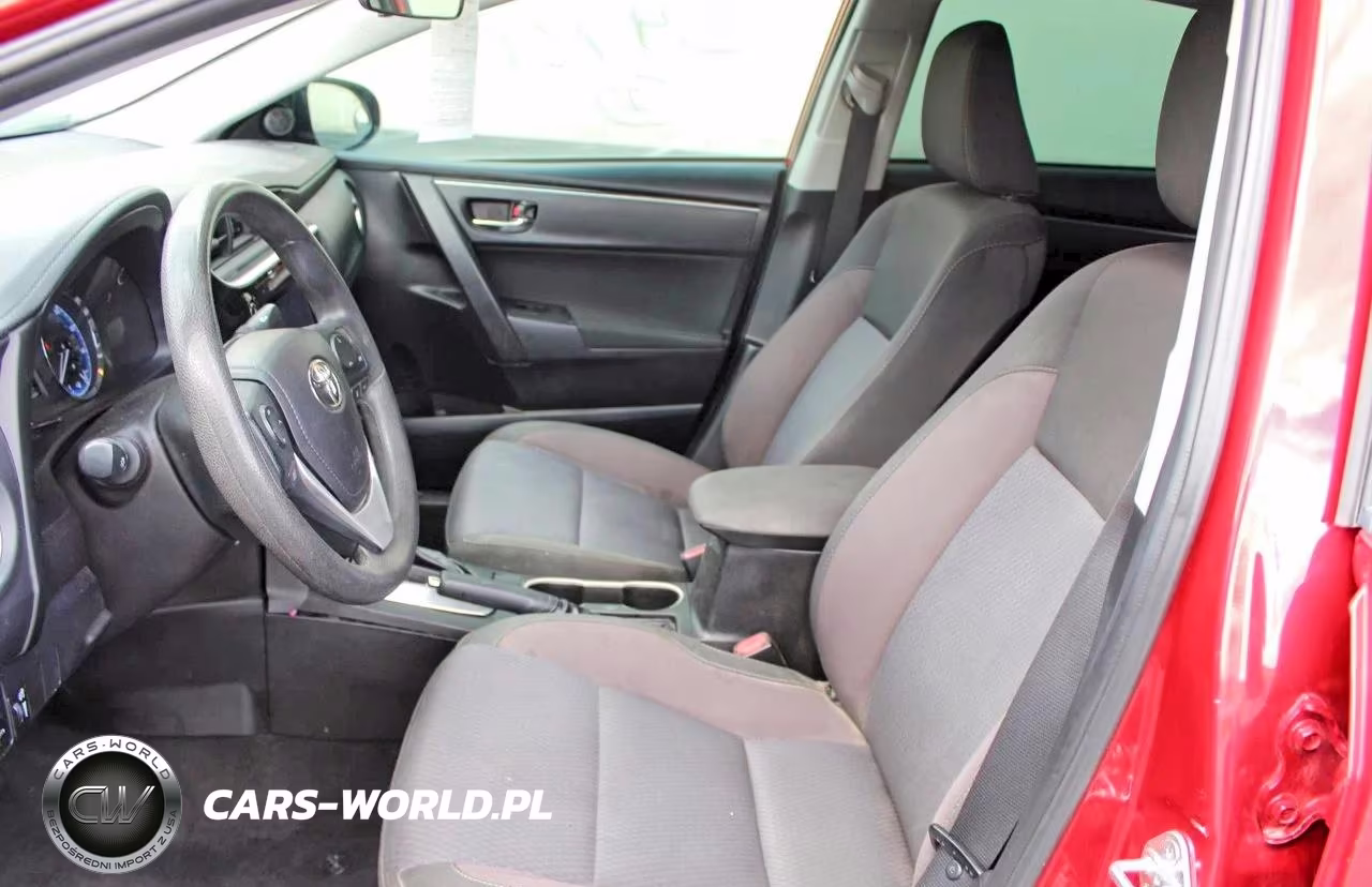 2018 Toyota Corolla Le VIN:5YFBURHE7JP815952 - 9