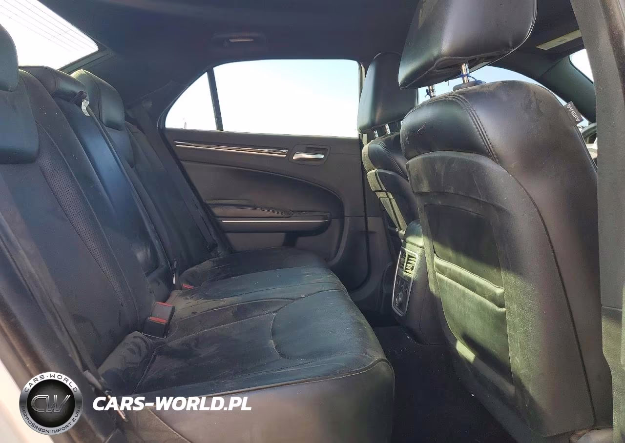 2014 Chrysler 300C VIN:2C3CCAKT3EH170152 - 10
