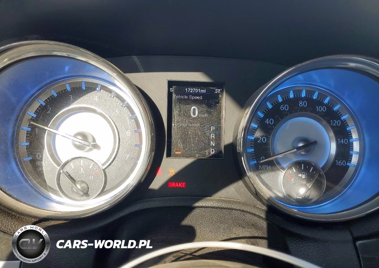 2014 Chrysler 300C VIN:2C3CCAKT3EH170152 - 9
