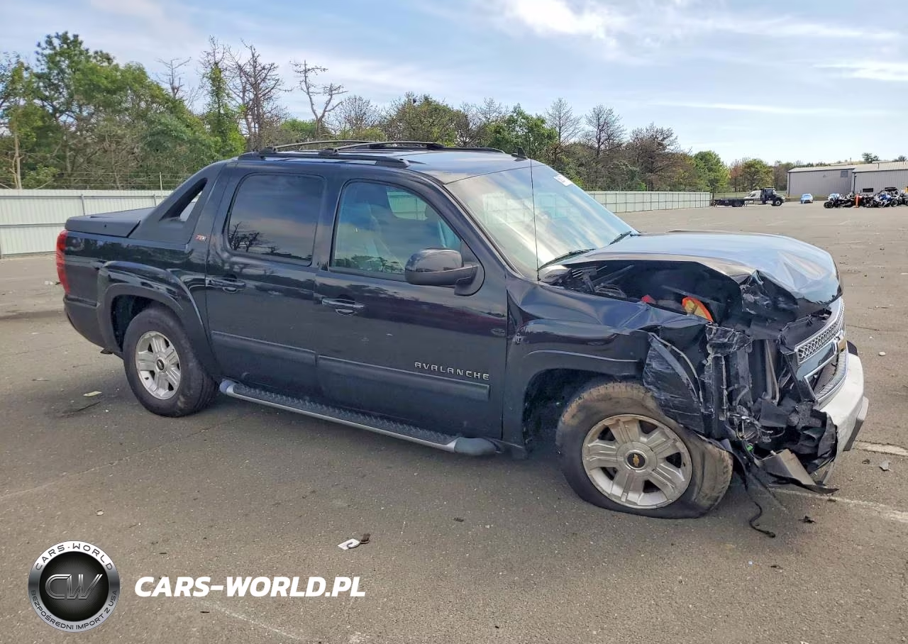 2011 Chevrolet Avalanche Lt VIN:3GNTKFE34BG168629 - 4
