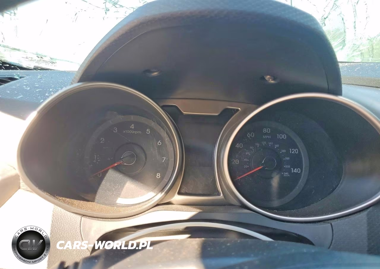 2012 Hyundai Veloster Base VIN:KMHTC6AD7CU065705 - 9