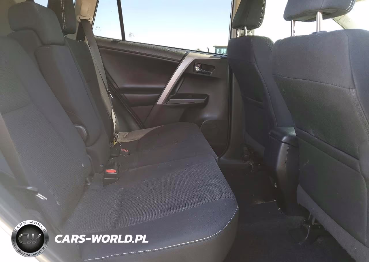 2018 Toyota Rav4 Xle VIN:2T3RFREV2JW726809 - 10