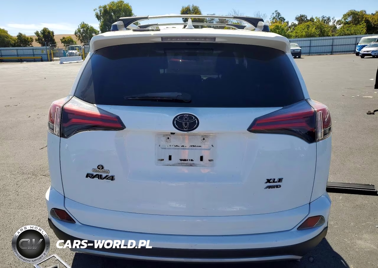 2018 Toyota Rav4 Xle VIN:2T3RFREV2JW726809 - 6