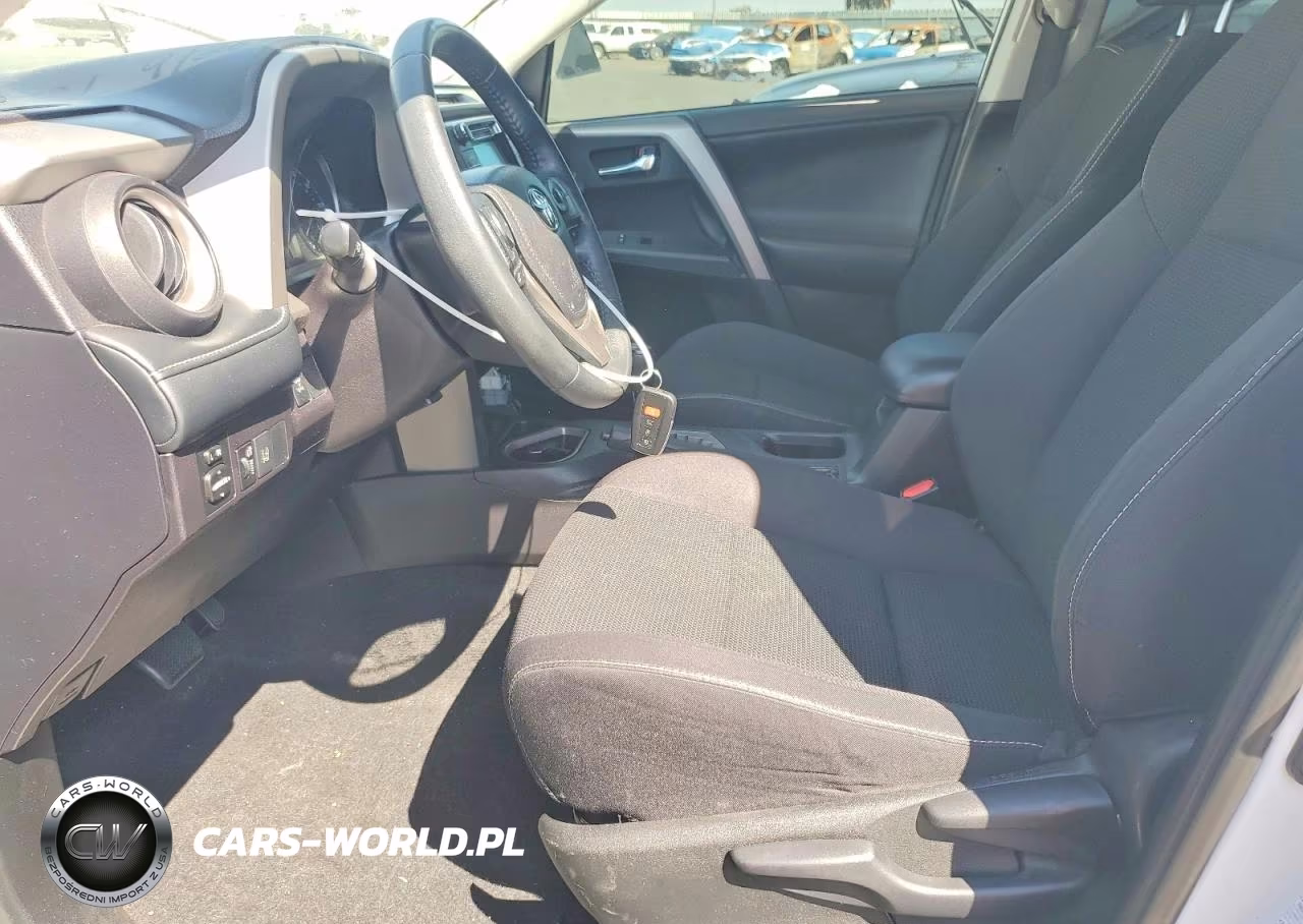 2018 Toyota Rav4 Xle VIN:2T3RFREV2JW726809 - 7