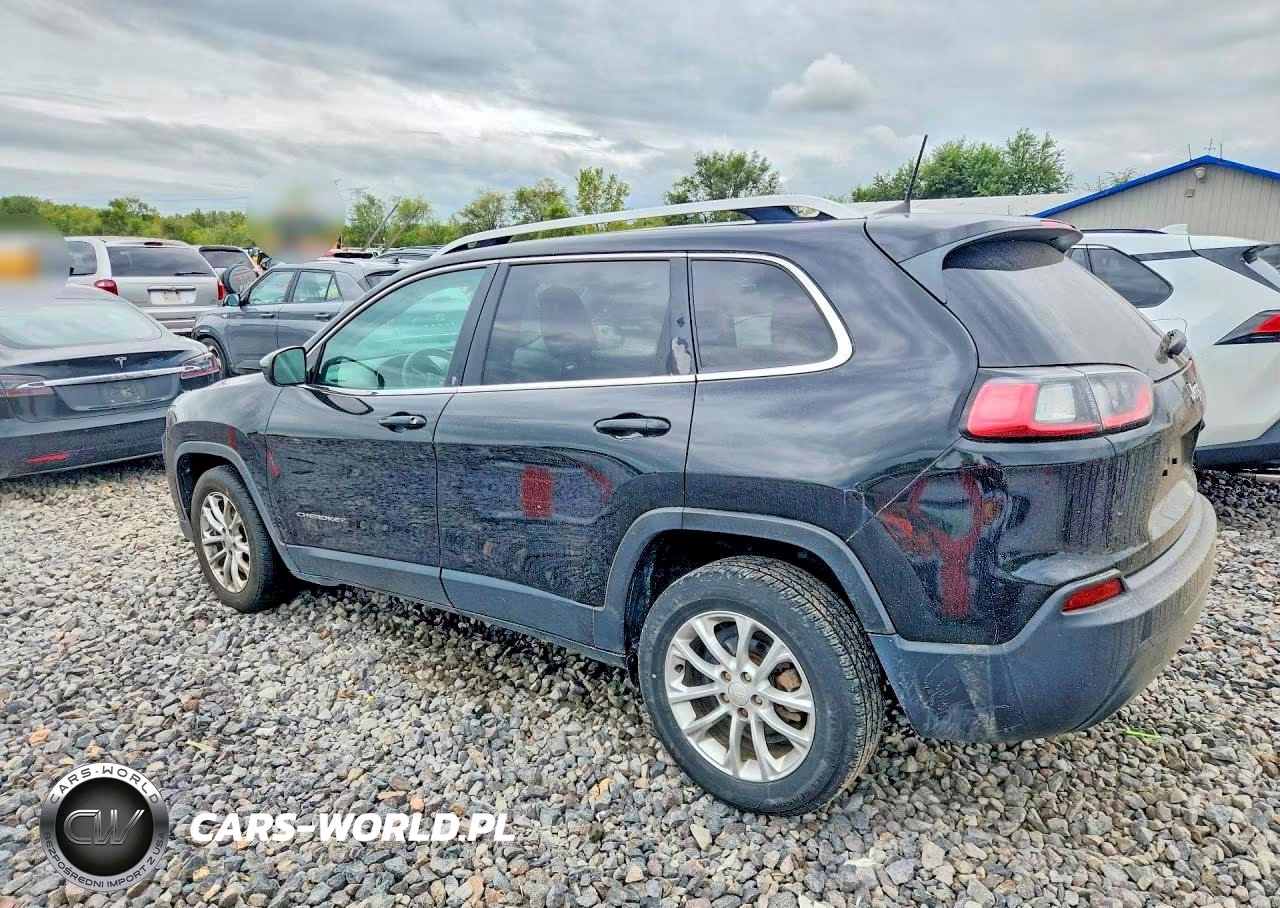 2019 Jeep Cherokee Latitude VIN:1C4PJLCB2KD148091 - 2