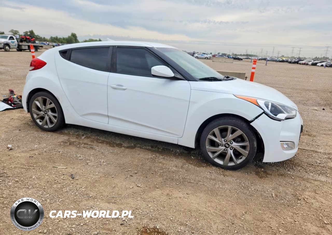 2017 Hyundai Veloster Base VIN:KMHTC6AD2HU309218 - 4