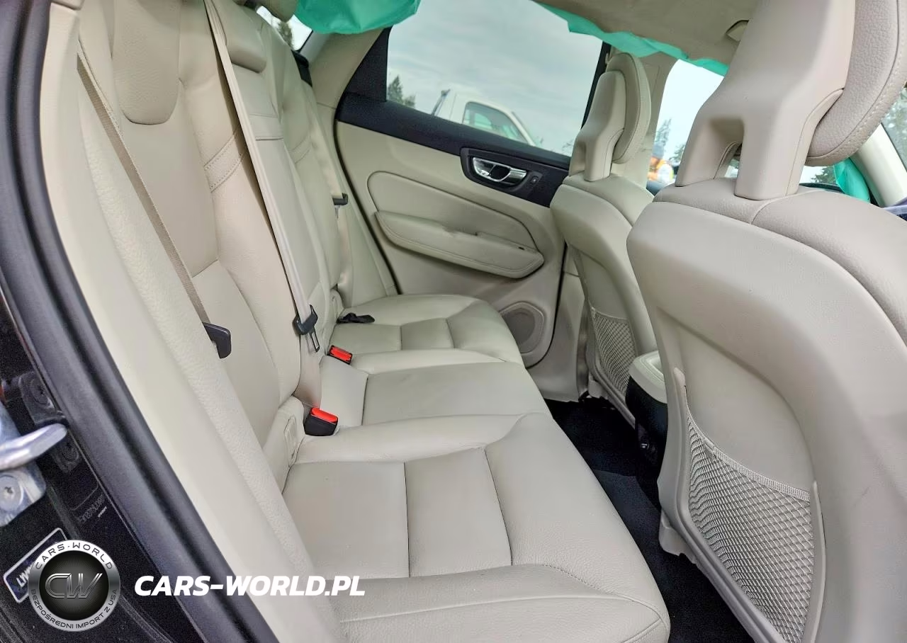 2018 Volvo Xc60 T5 VIN:LYV102RKXJB113916 - 11