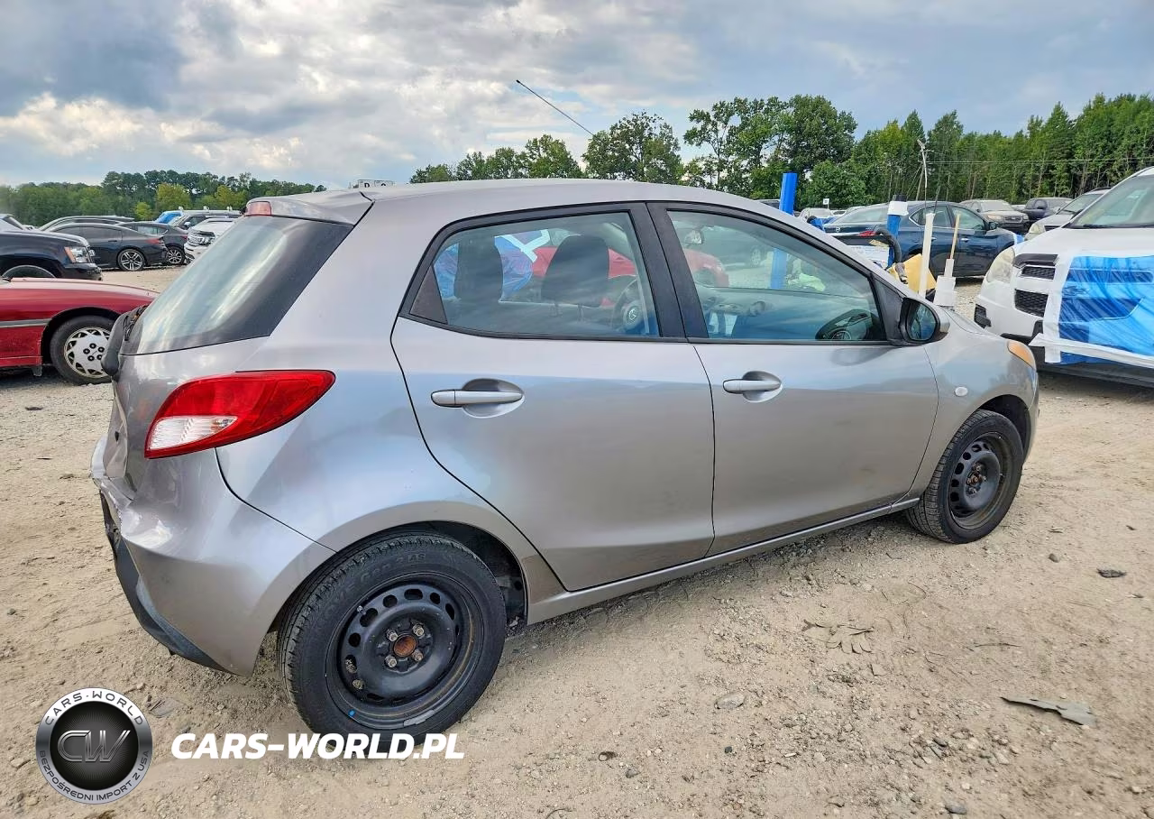 2014 Mazda Mazda2 Sport VIN:JM1DE1KZ5E0182645 - 3