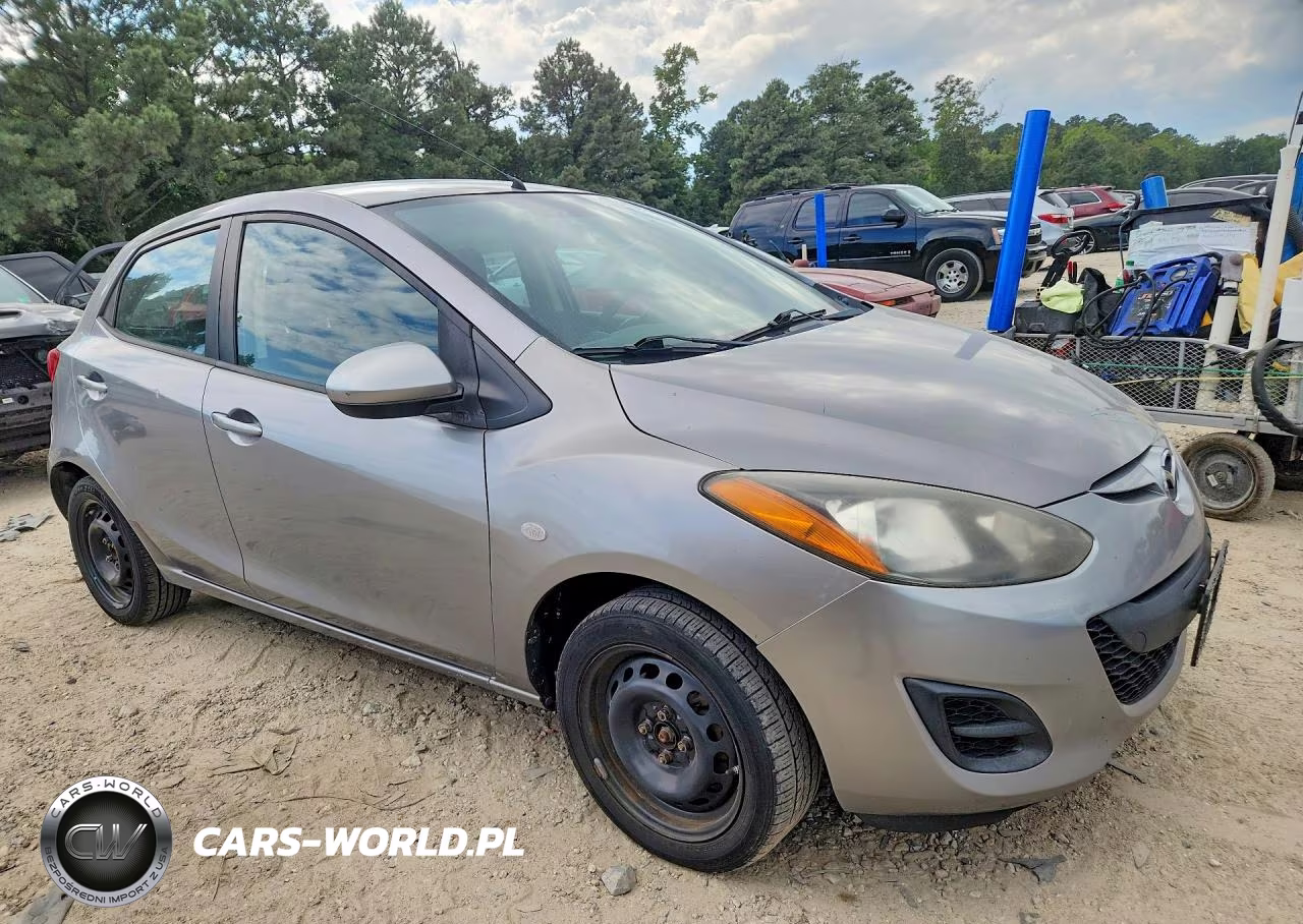 2014 Mazda Mazda2 Sport VIN:JM1DE1KZ5E0182645 - 4