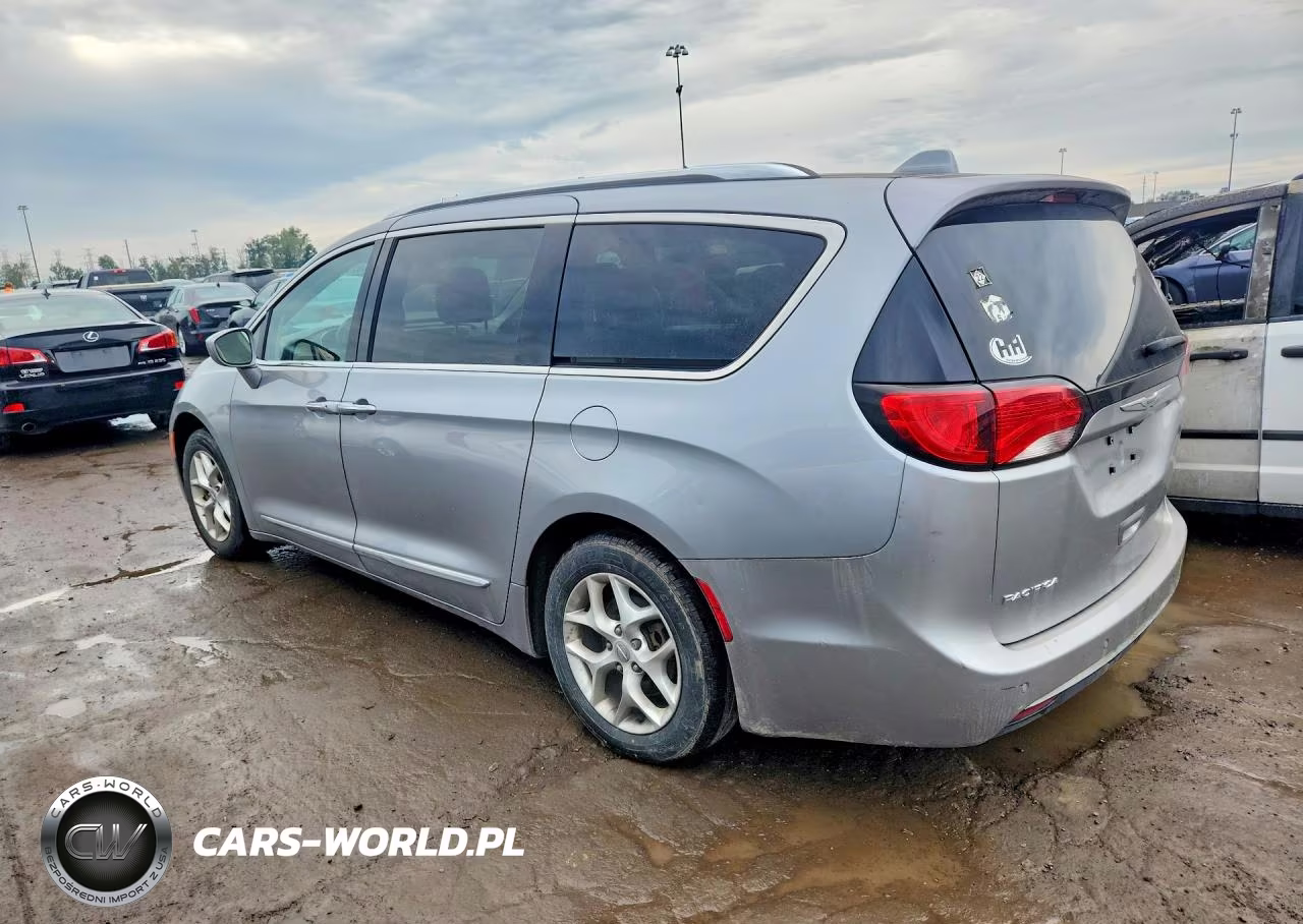 2017 Chrysler Pacifica Touring L VIN:2C4RC1EG3HR508541 - 2