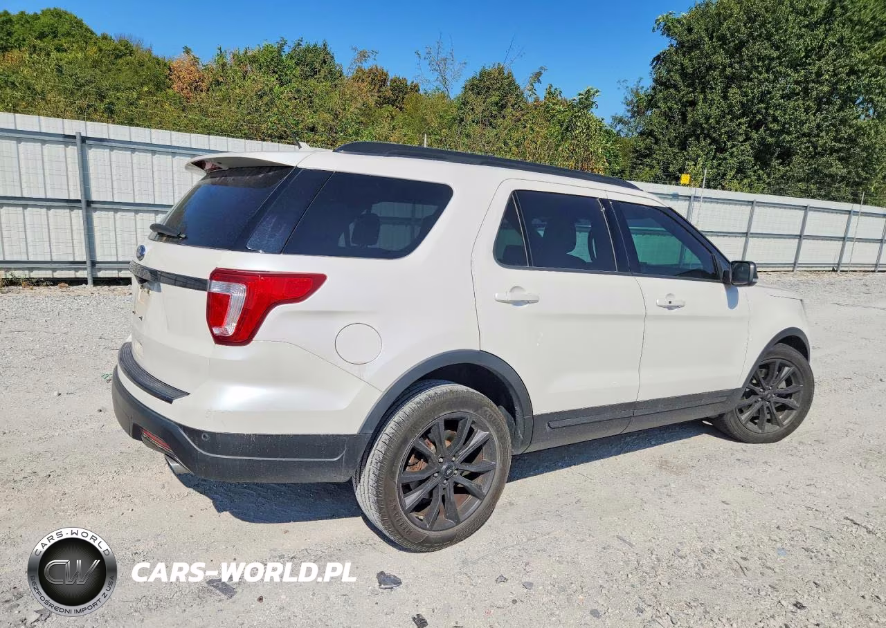 2018 Ford Explorer Xlt VIN:1FM5K7D80JGC51811 - 3