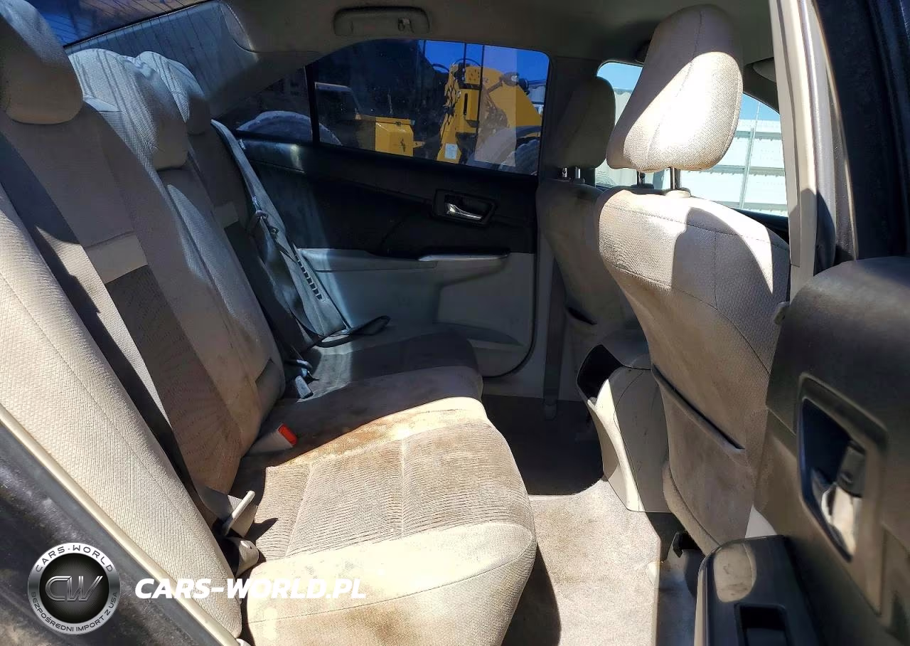 2013 Toyota Camry Hybrid Le VIN:4T1BD1FK8DU084560 - 10