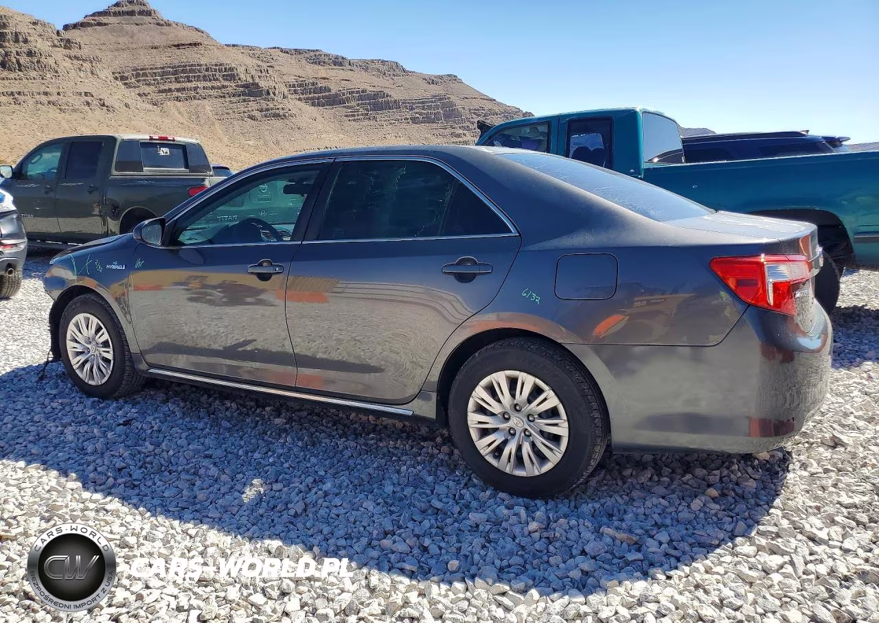 2013 Toyota Camry Hybrid Le VIN:4T1BD1FK8DU084560 - 2