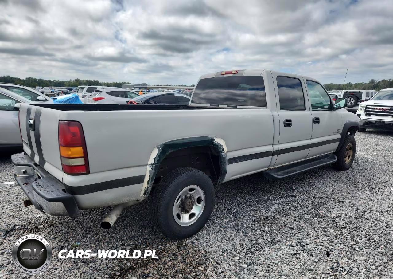 2001 Chevrolet Silverado K2500 Heavy Duty VIN:1GCHK23181F171302 - 3