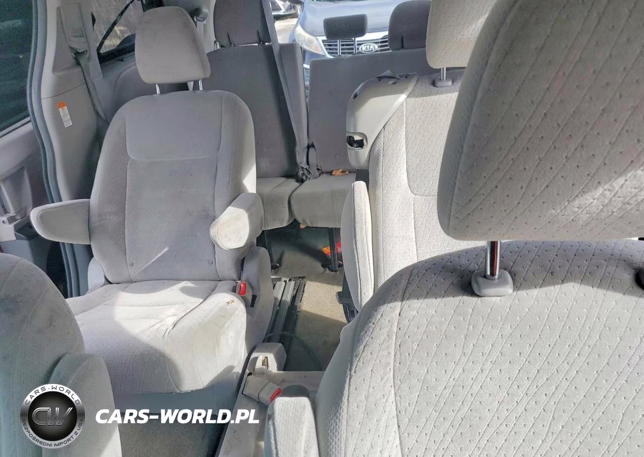 2015 Toyota Sienna Le VIN:5TDKK3DCXFS597334 - 10
