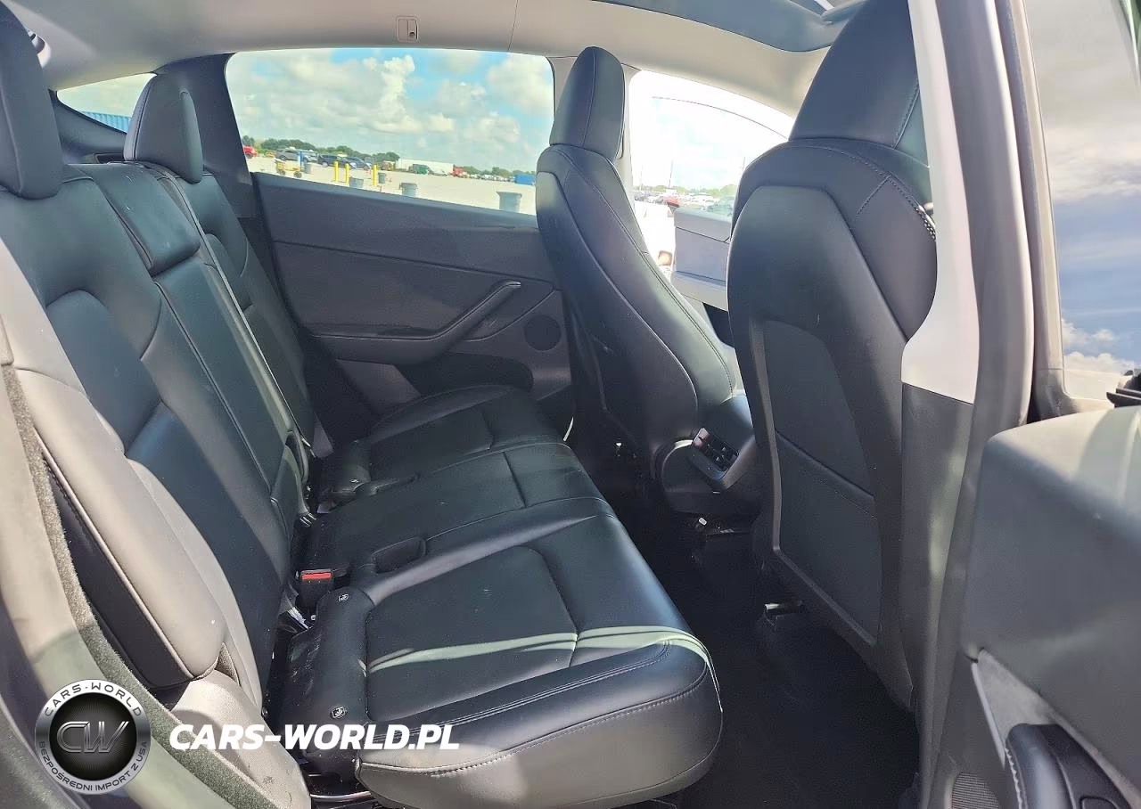 2024 Tesla Model Y VIN:7SAYGDEE4RF032767 - 10