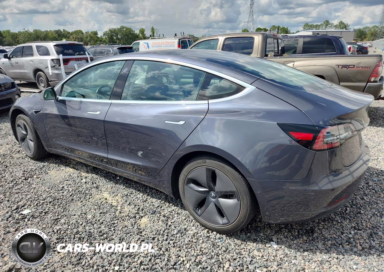2018 Tesla Model 3 VIN:5YJ3E1EB4JF128551 - 2