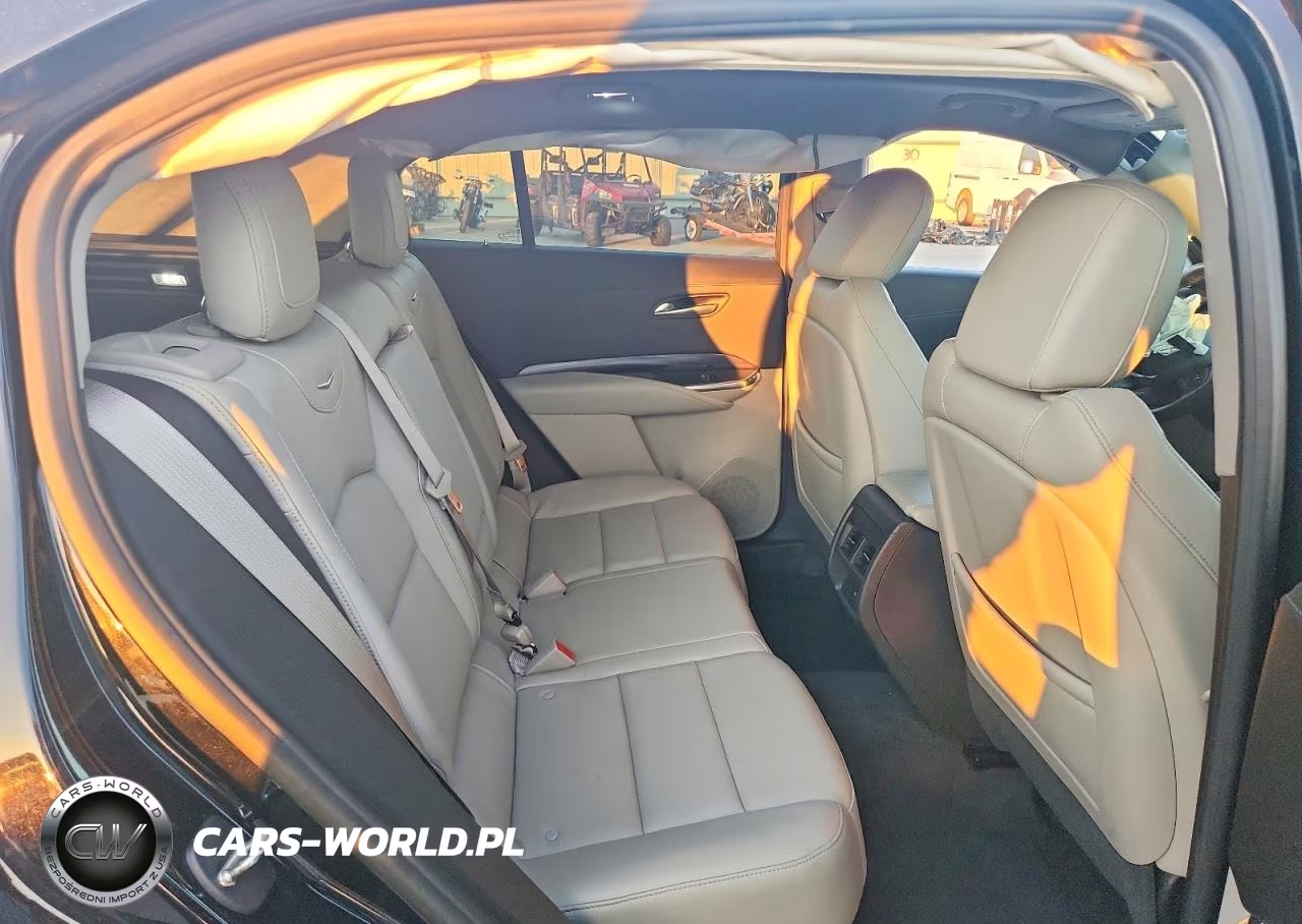 2023 Cadillac Xt4 Luxury VIN:1GYAZAR42PF145824 - 11