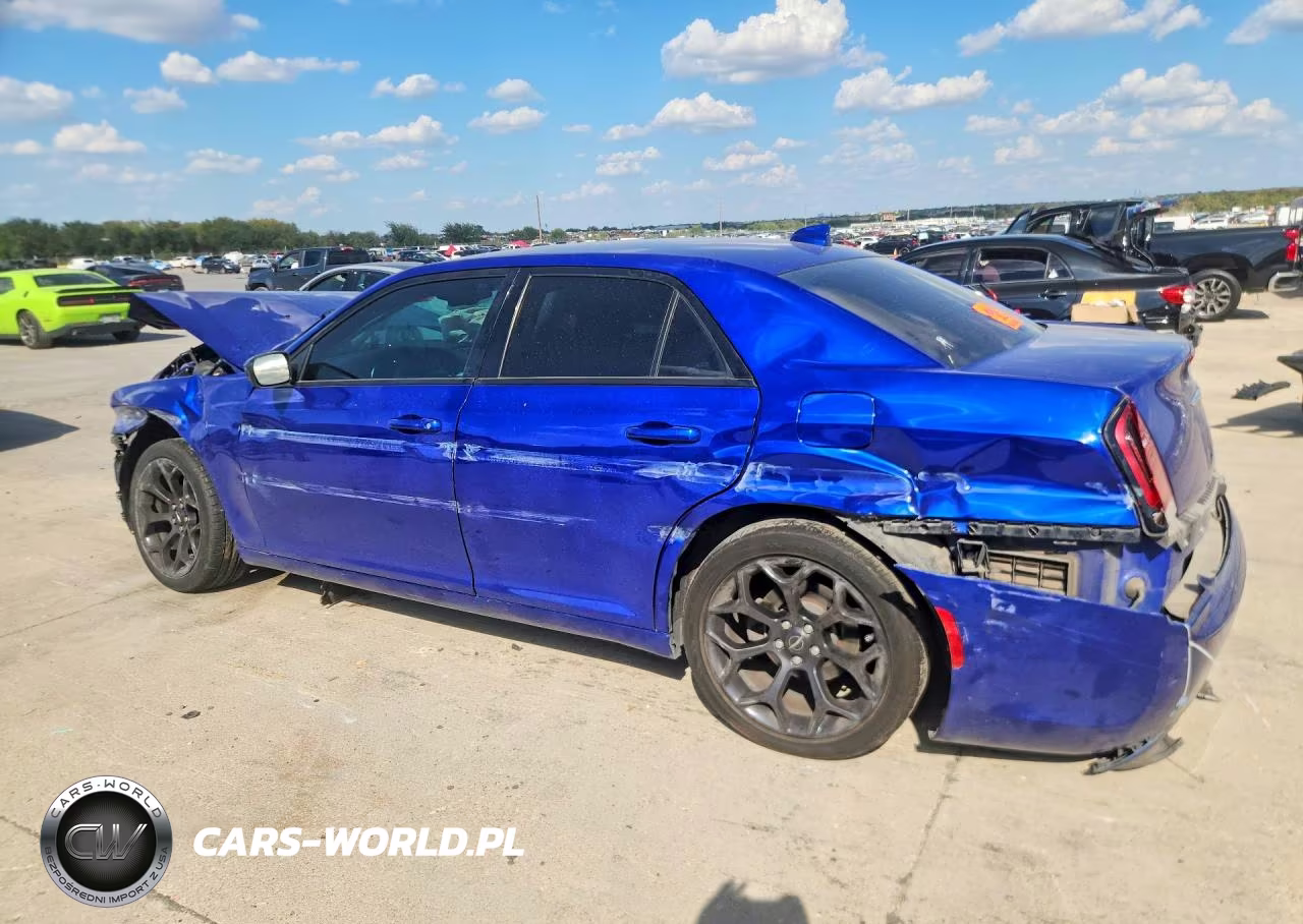 2019 Chrysler 300 Touring VIN:2C3CCAAG9KH581068 - 2