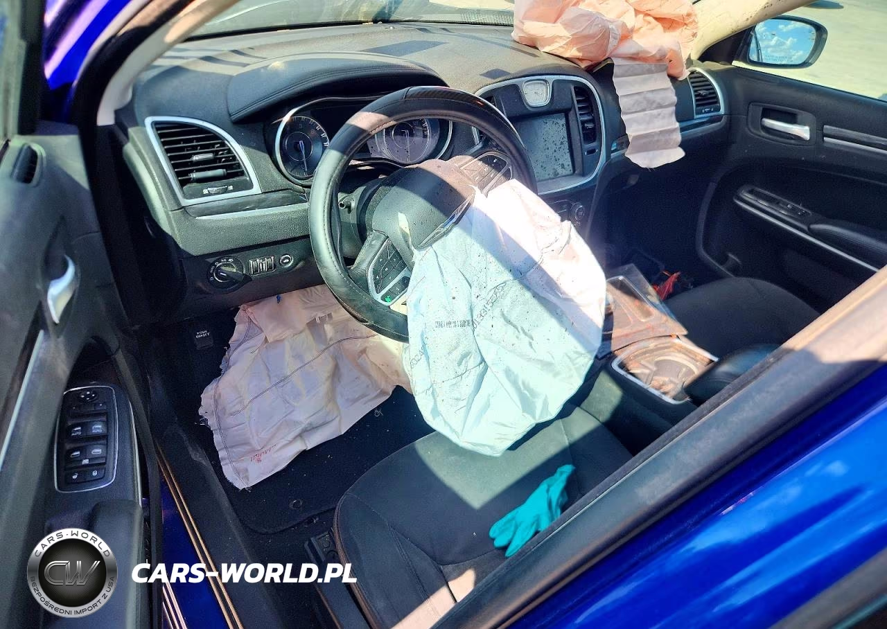 2019 Chrysler 300 Touring VIN:2C3CCAAG9KH581068 - 8