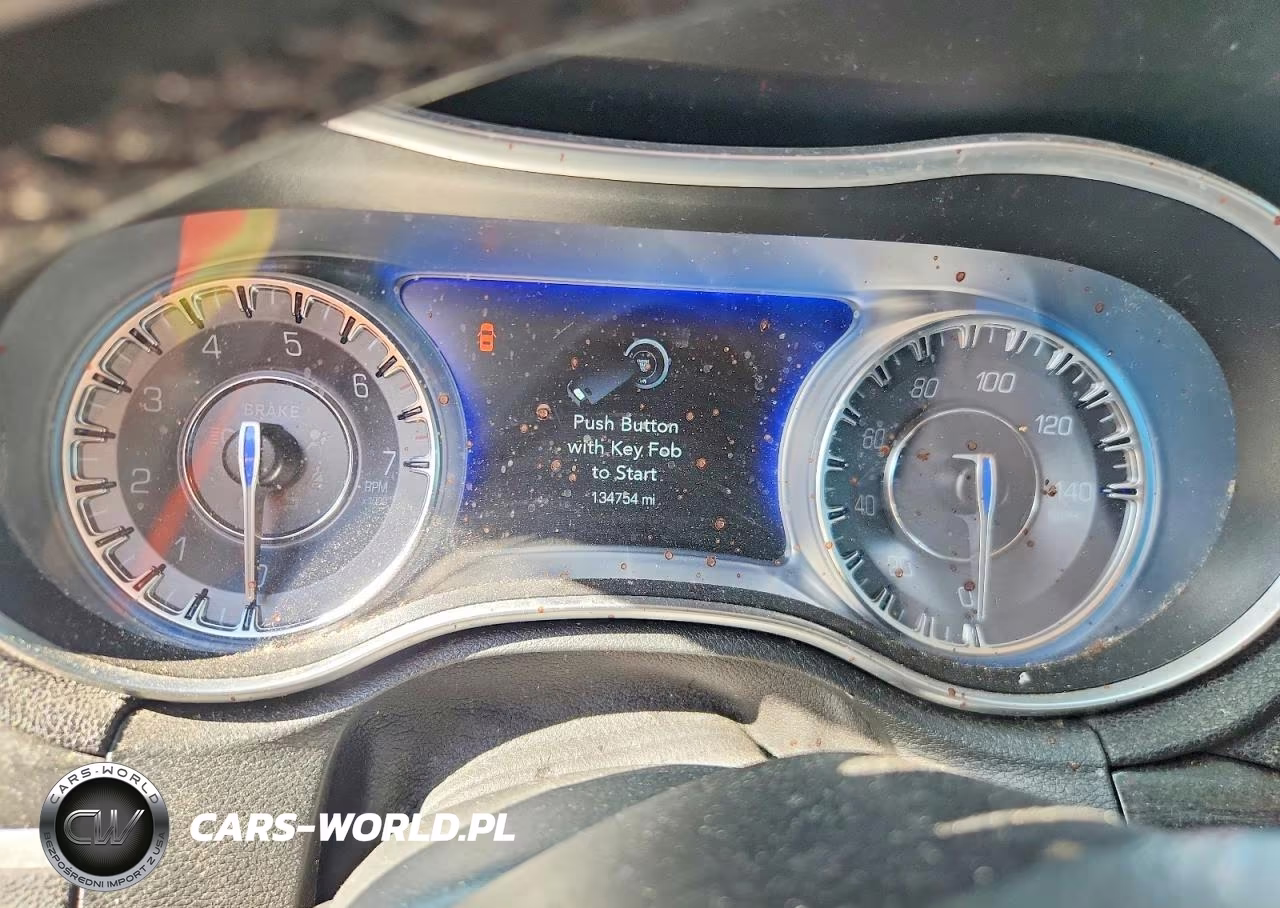 2019 Chrysler 300 Touring VIN:2C3CCAAG9KH581068 - 9