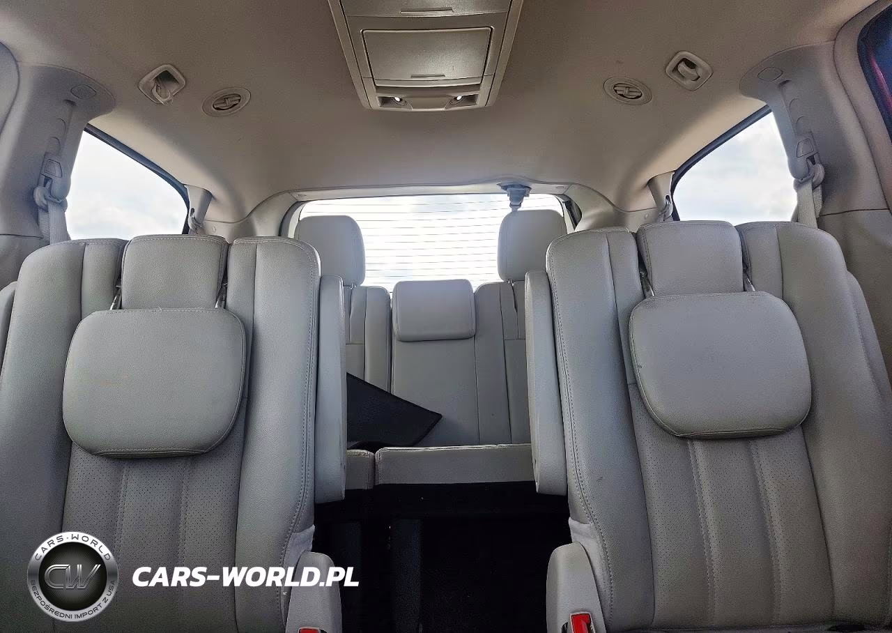 2012 Chrysler Town & Country Touring VIN:2C4RC1BG9CR197758 - 10