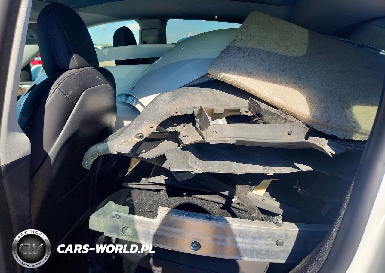 2022 Tesla Model Y VIN:7SAYGDEF0NF544254 - 10