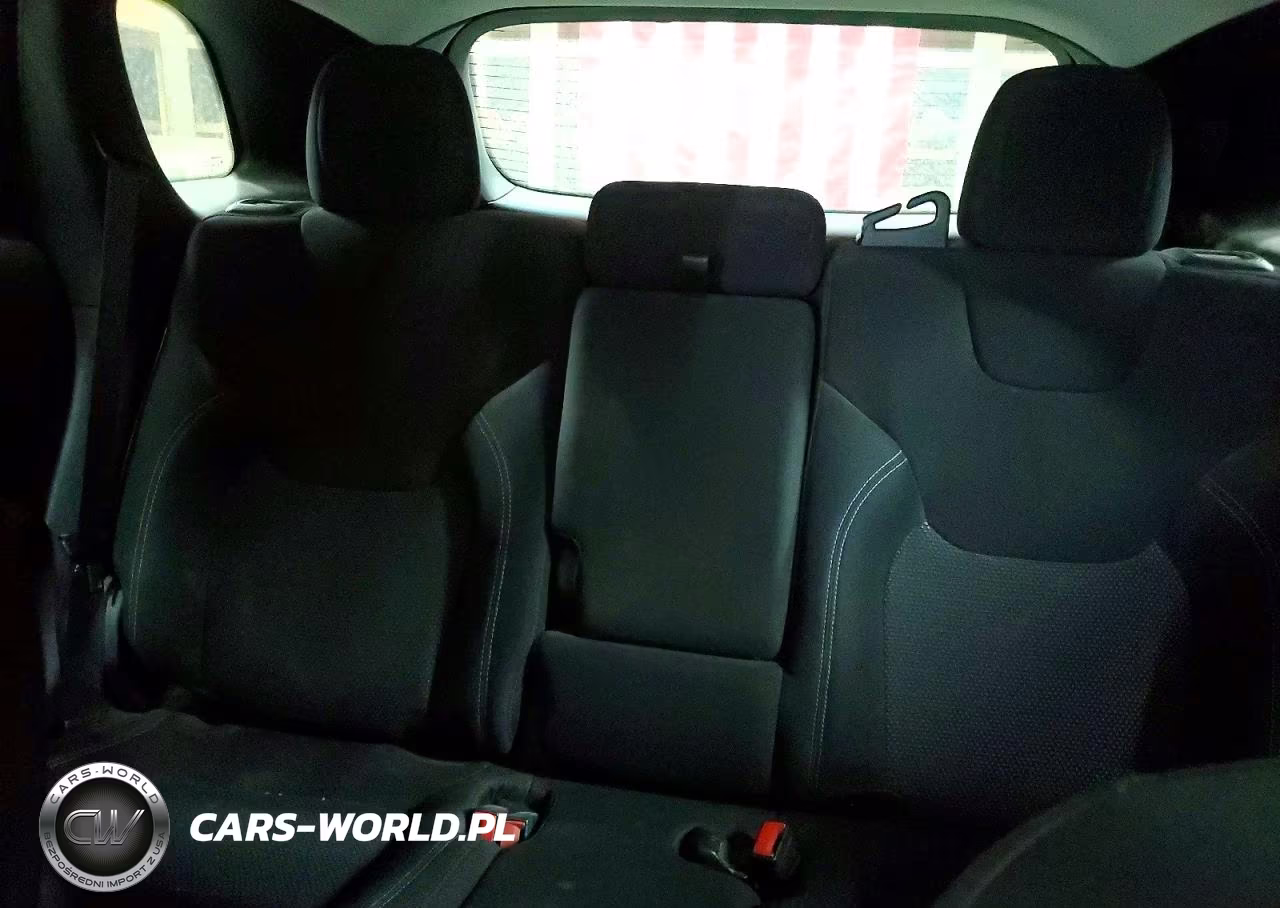 2020 Jeep Cherokee Latitude VIN:1C4PJMCB8LD546574 - 10