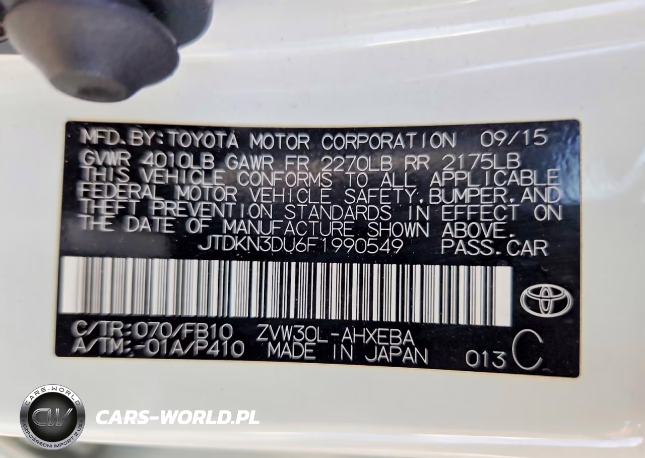 2015 Toyota Prius Two VIN:JTDKN3DU6F1990549 - 13