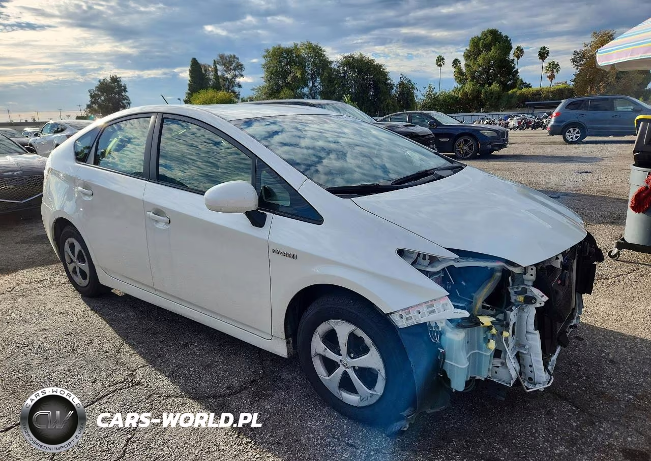 2015 Toyota Prius Two VIN:JTDKN3DU6F1990549 - 4