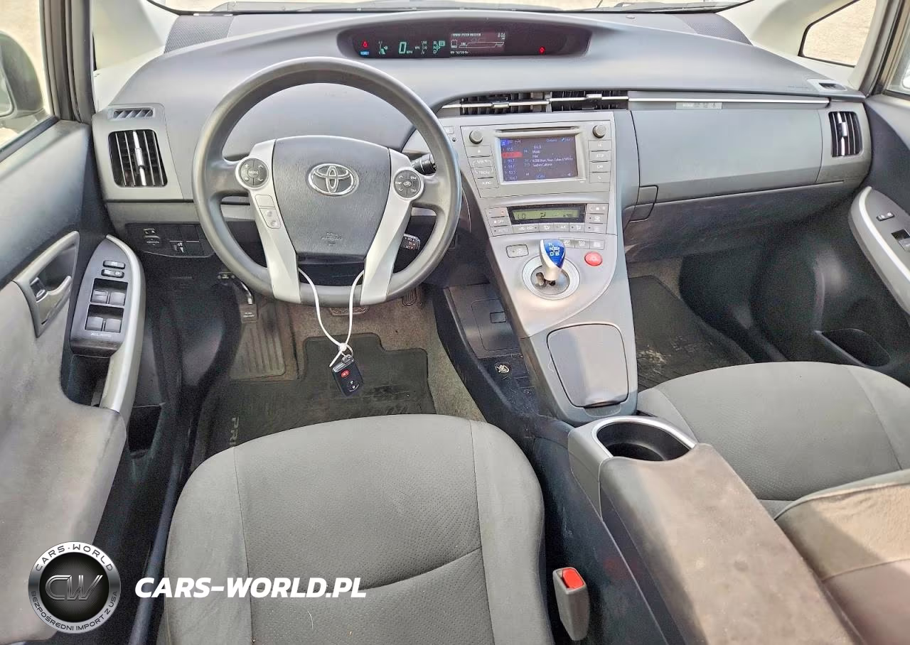 2015 Toyota Prius Two VIN:JTDKN3DU6F1990549 - 8