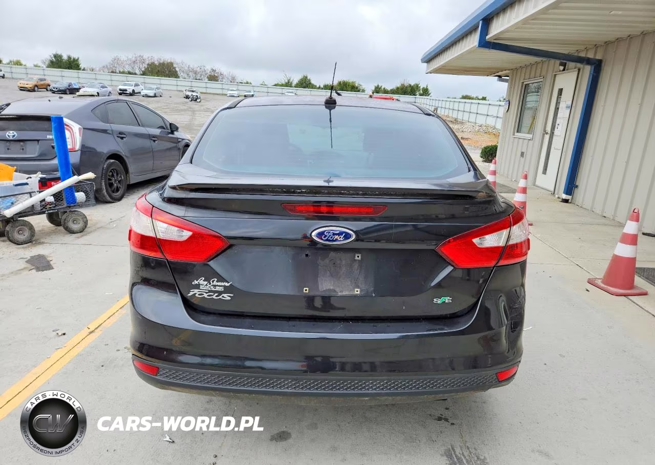 2012 Ford Focus Se VIN:1FAHP3F22CL323144 - 6