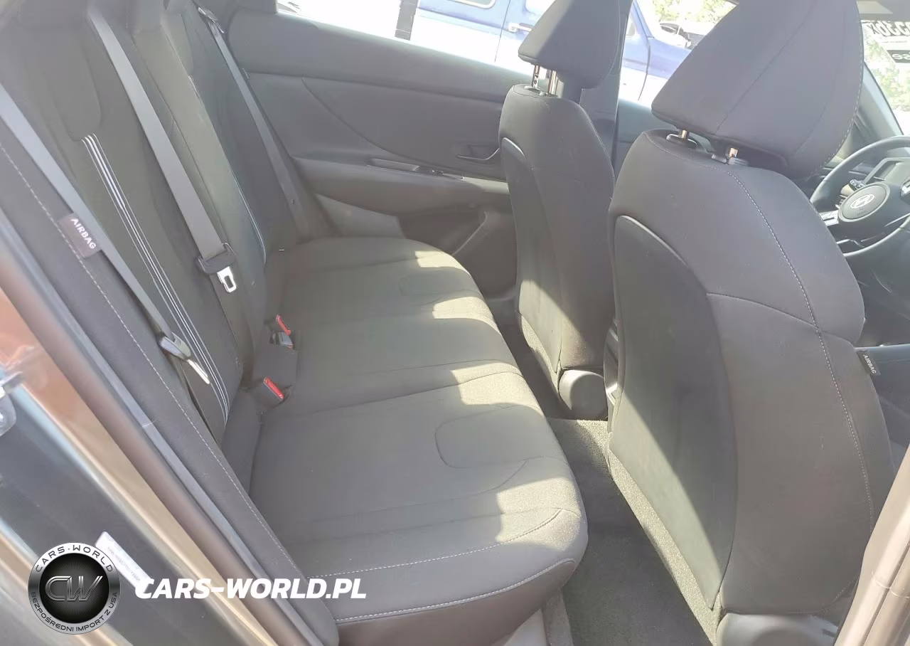 2026 Hyundai Elantra Sel Sport VIN:KMHLM4DG7TU172664 - 10