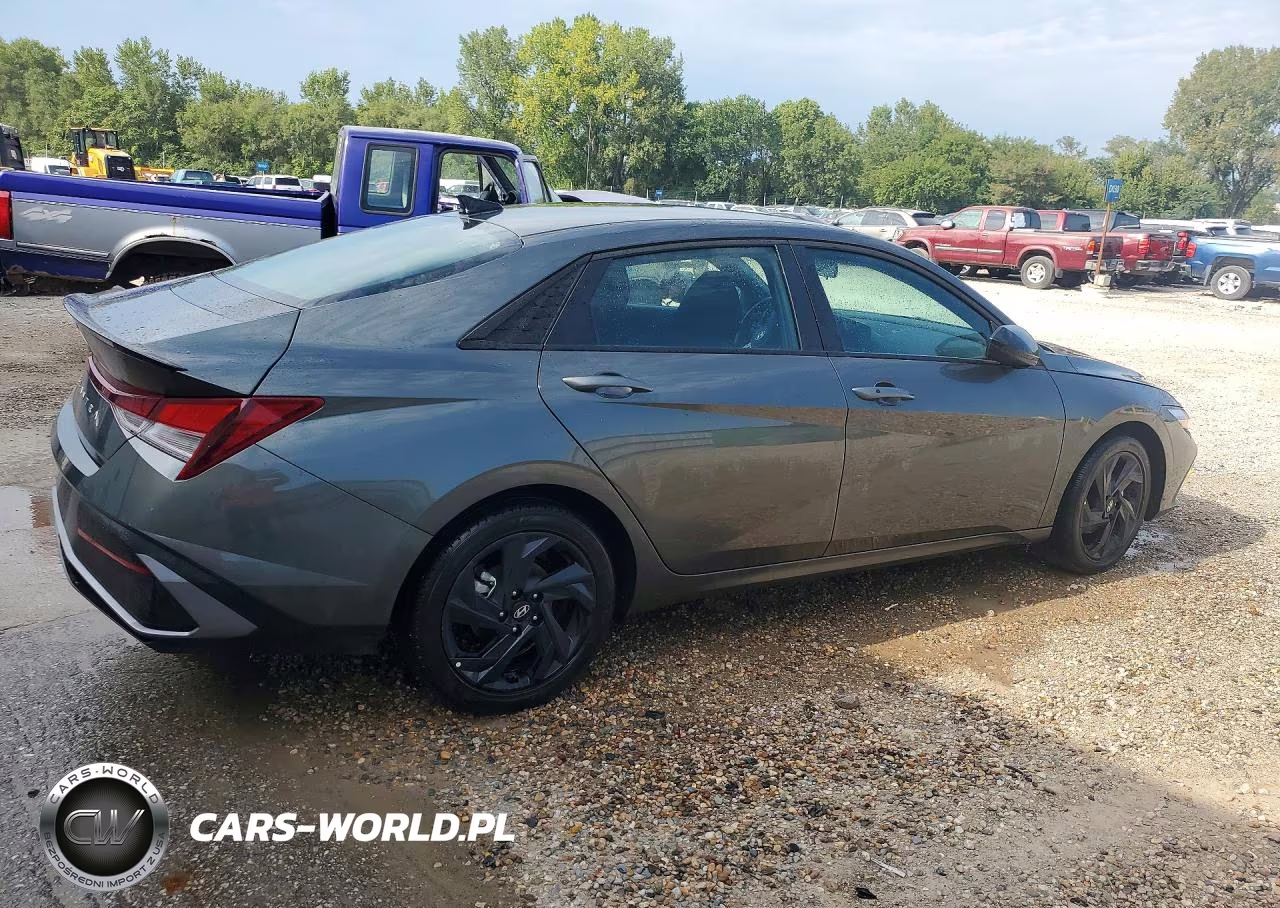 2026 Hyundai Elantra Sel Sport VIN:KMHLM4DG7TU172664 - 3