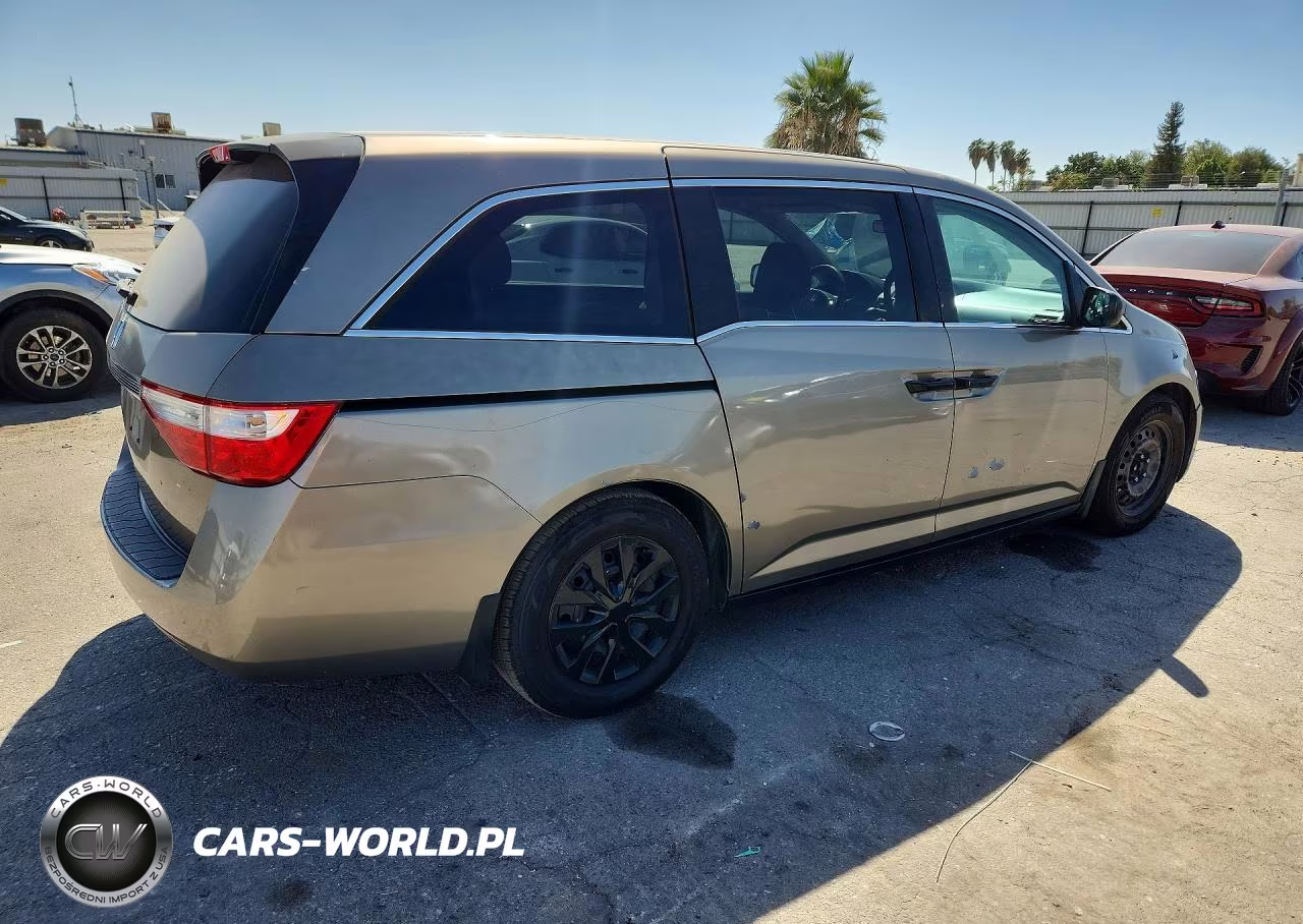 2013 Honda Odyssey Lx VIN:5FNRL5H23DB063828 - 3