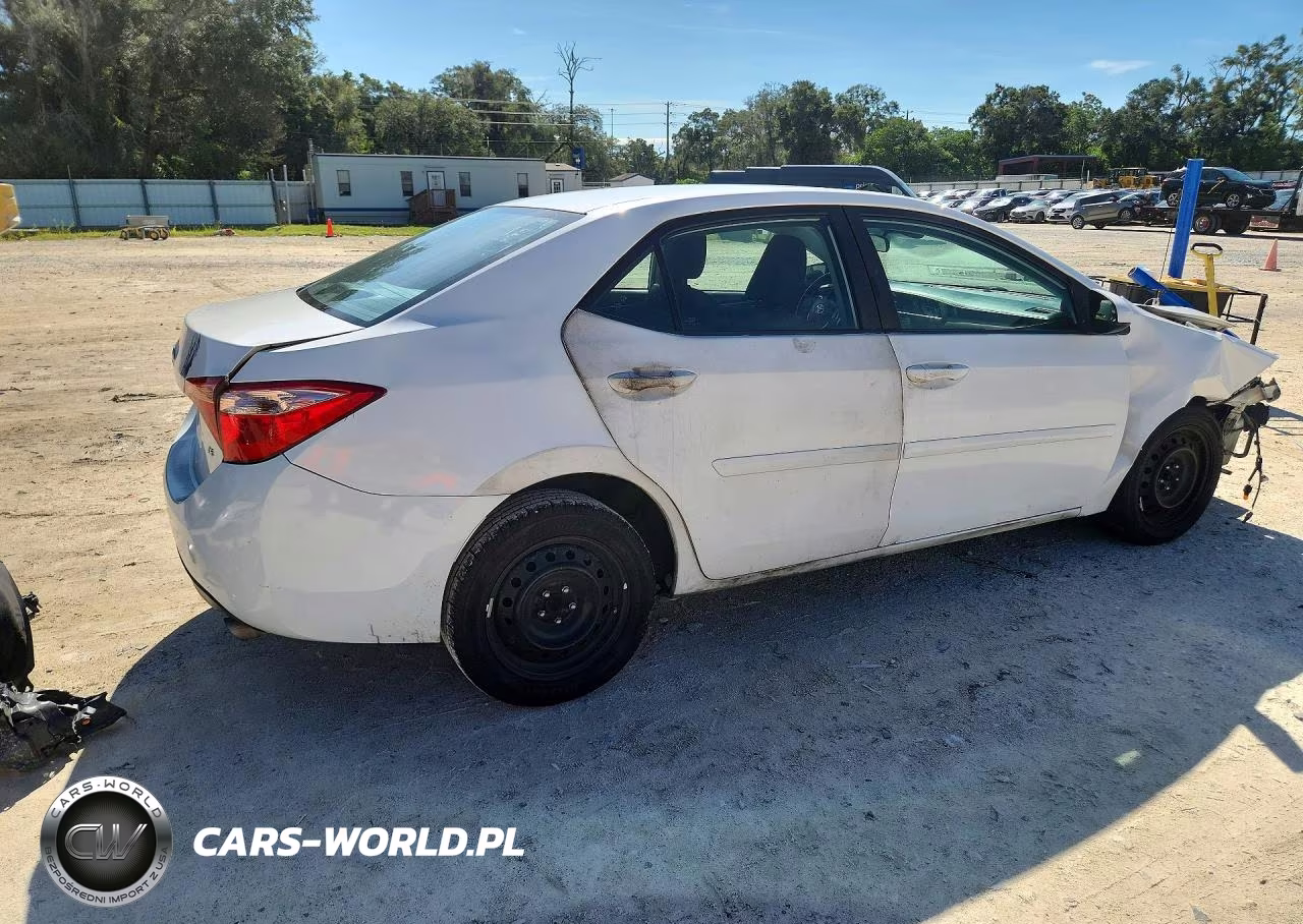 2019 Toyota Corolla Le VIN:2T1BURHE6KC227865 - 3