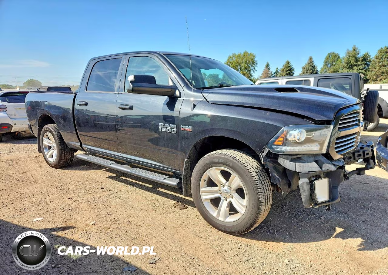 2016 Ram 1500 Sport VIN:1C6RR7UT4GS301080 - 4