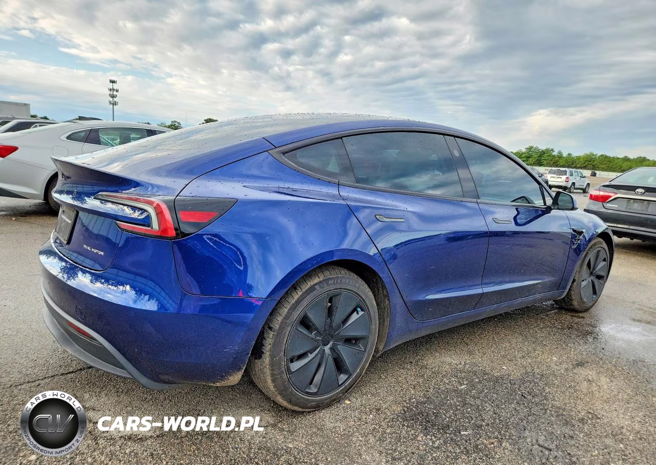 2024 Tesla Model 3 VIN:5YJ3E1EBXRF821409 - 3