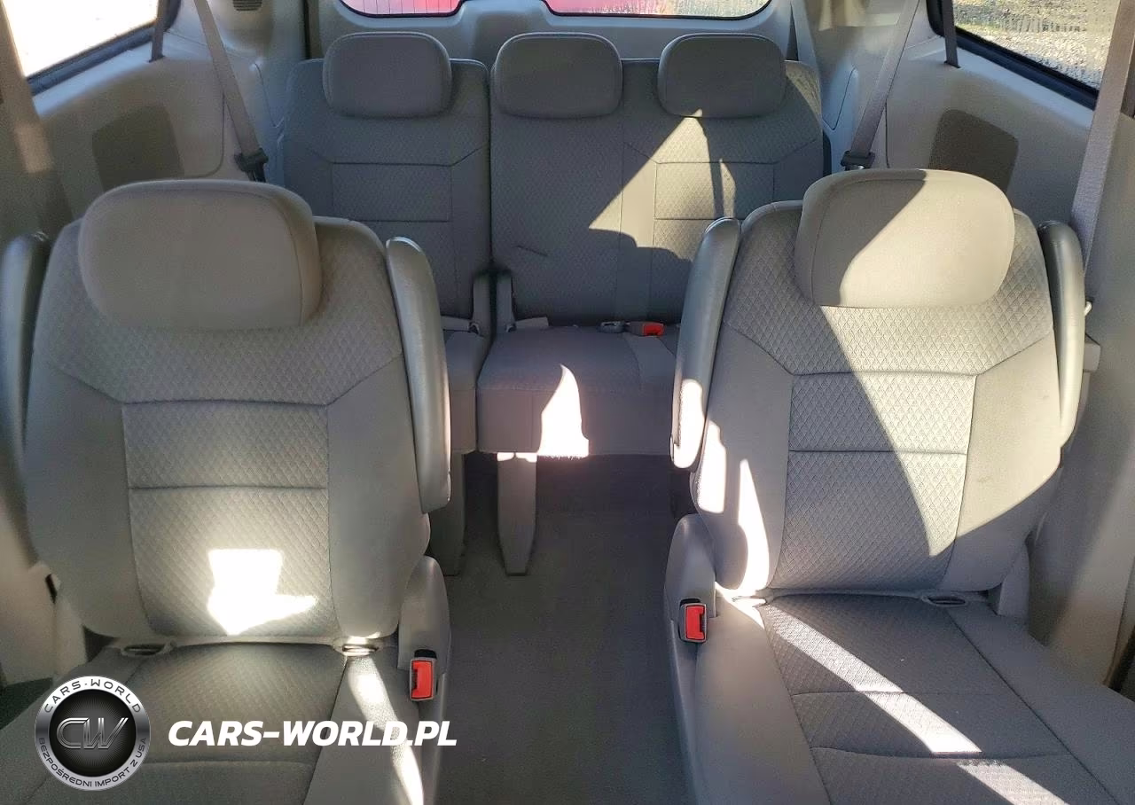 2010 Chrysler Town & Country Touring VIN:2A4RR5D15AR387109 - 10