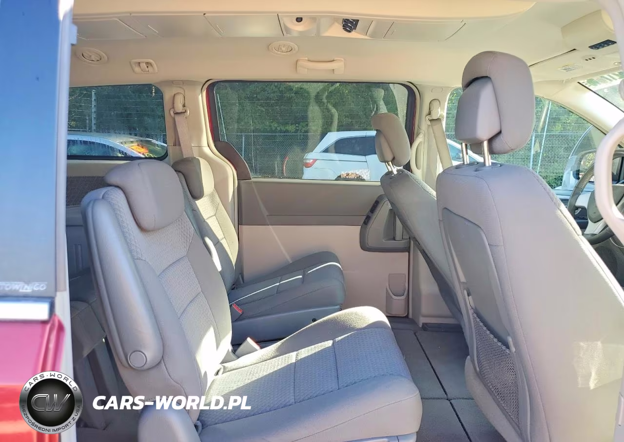 2010 Chrysler Town & Country Touring VIN:2A4RR5D15AR387109 - 11