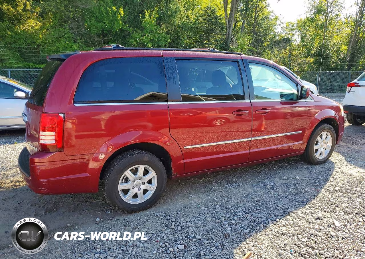 2010 Chrysler Town & Country Touring VIN:2A4RR5D15AR387109 - 3