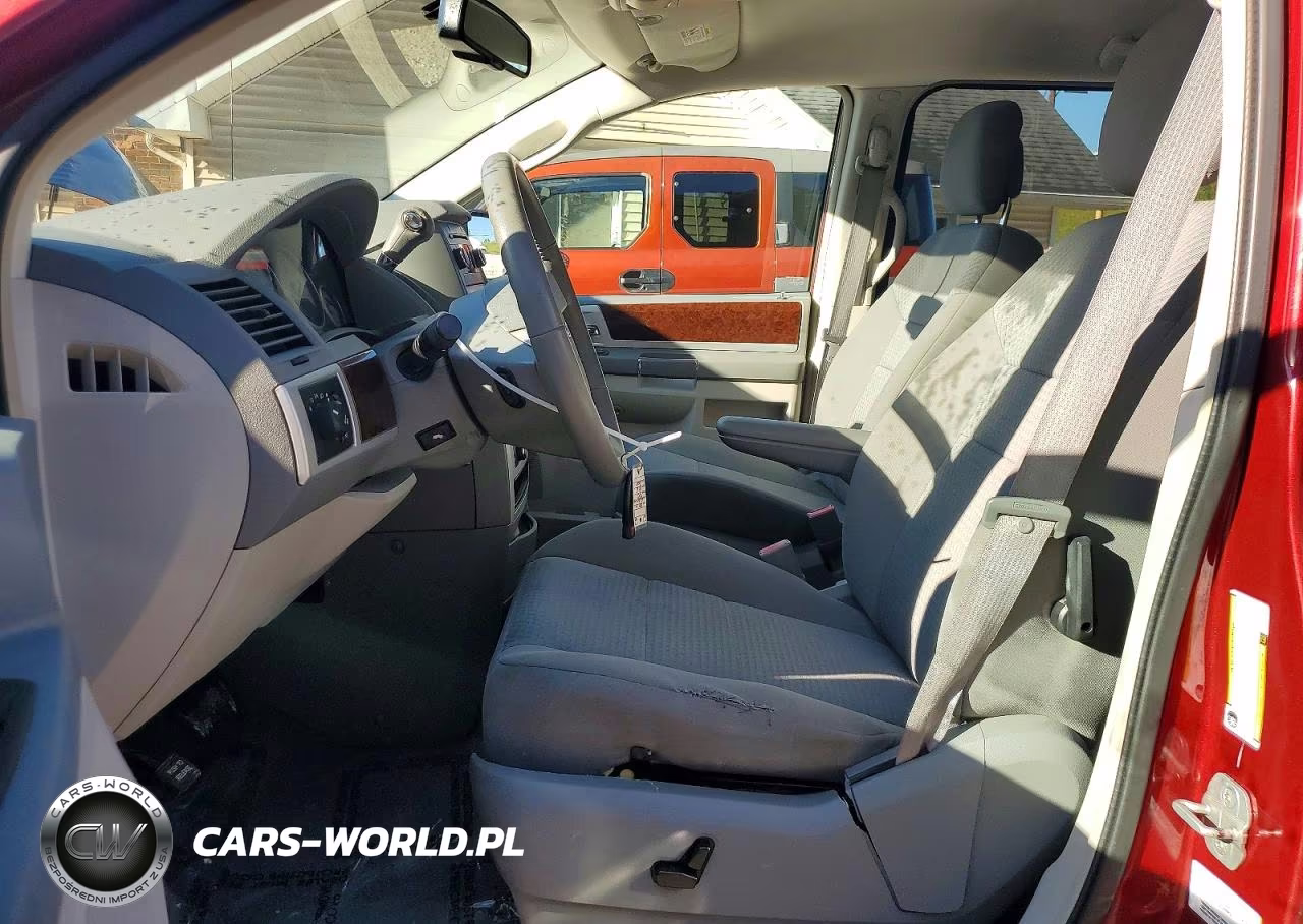 2010 Chrysler Town & Country Touring VIN:2A4RR5D15AR387109 - 7