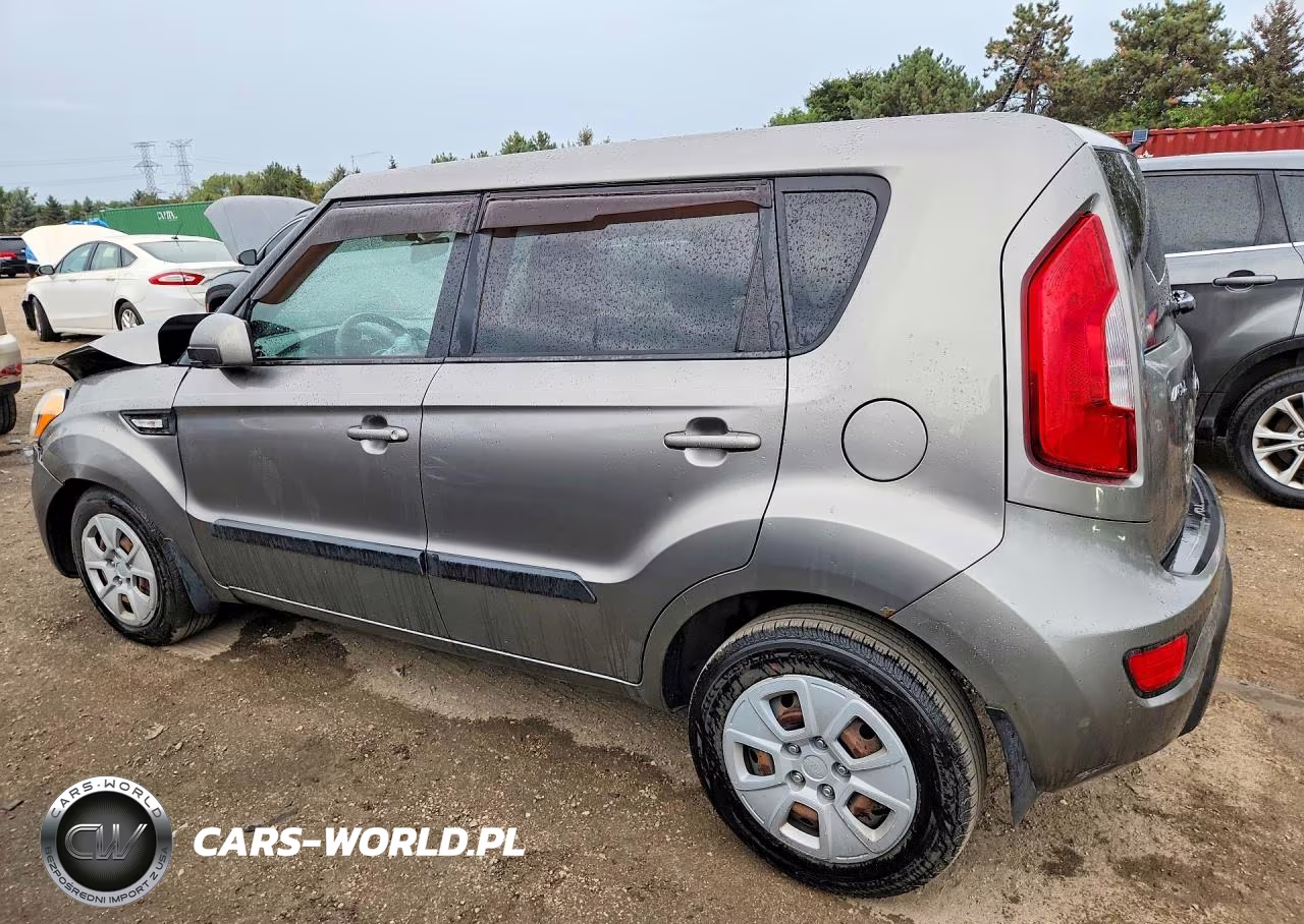 2013 Kia Soul Base VIN:KNDJT2A57D7517083 - 2
