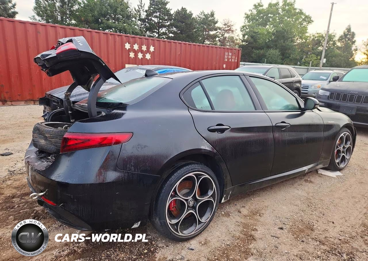 2022 Alfa Romeo Giulia Super VIN:ZARFANBN9N7663259 - 3