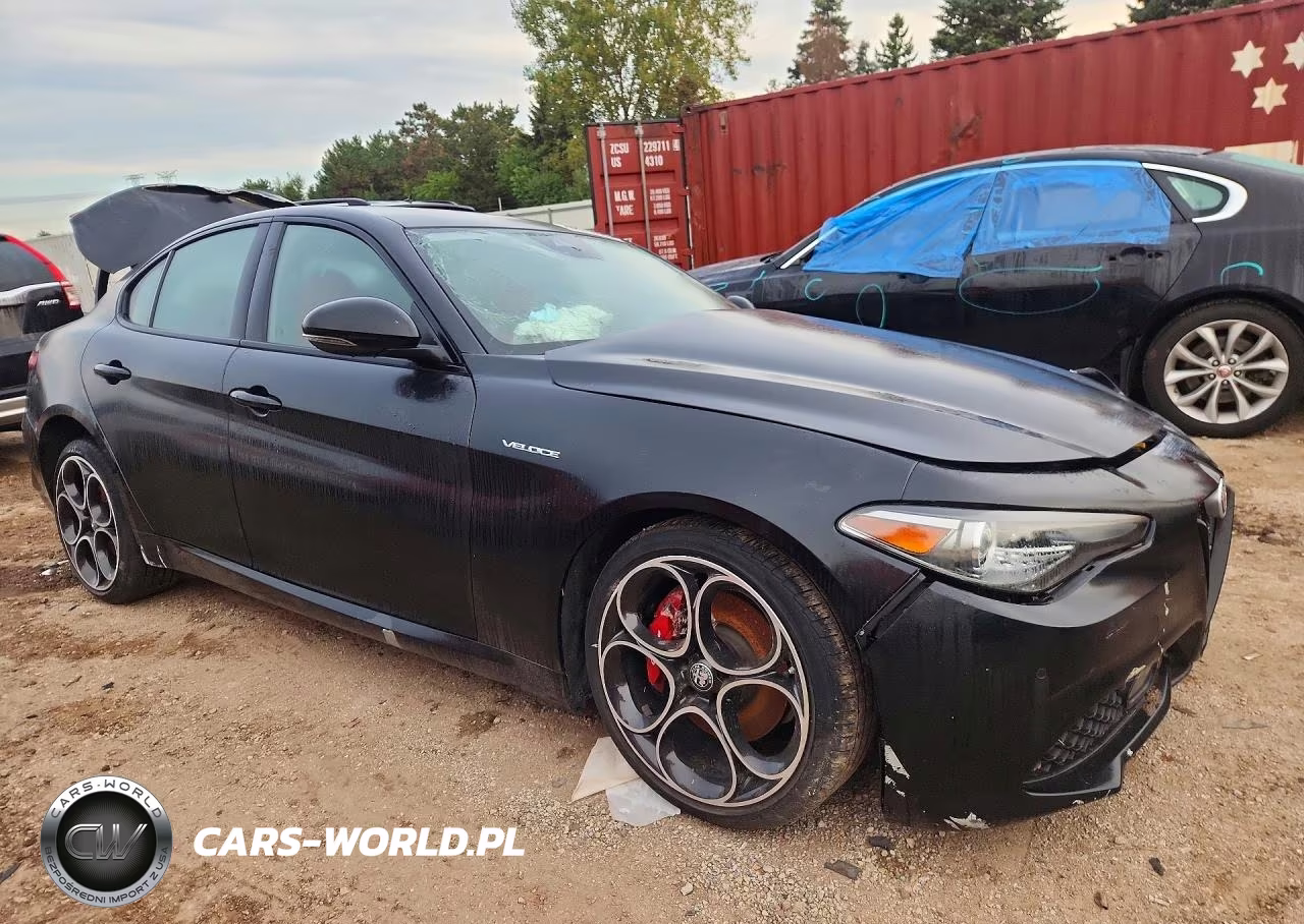 2022 Alfa Romeo Giulia Super VIN:ZARFANBN9N7663259 - 4
