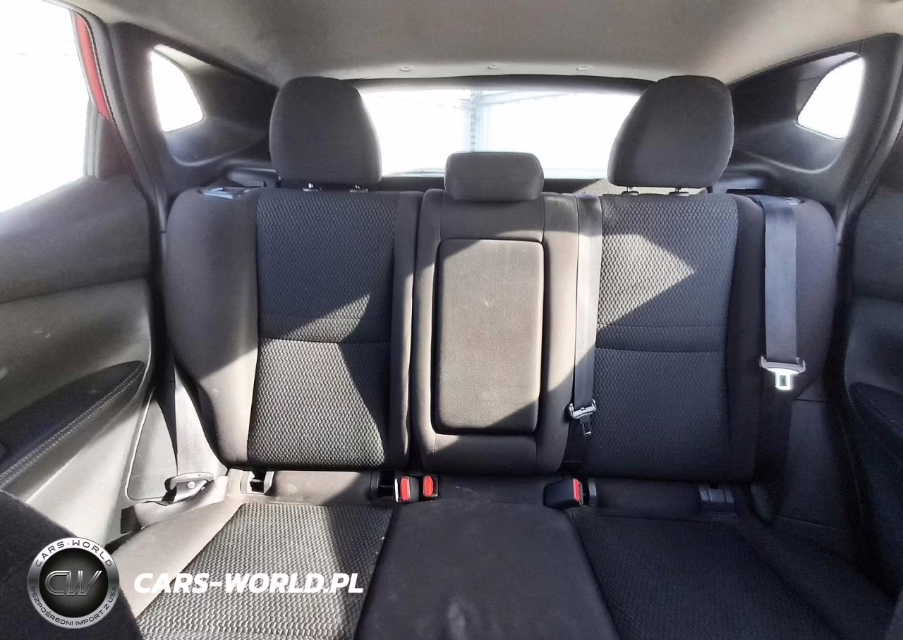 2018 Nissan Rogue Sport S VIN:JN1BJ1CP1JW104857 - 10