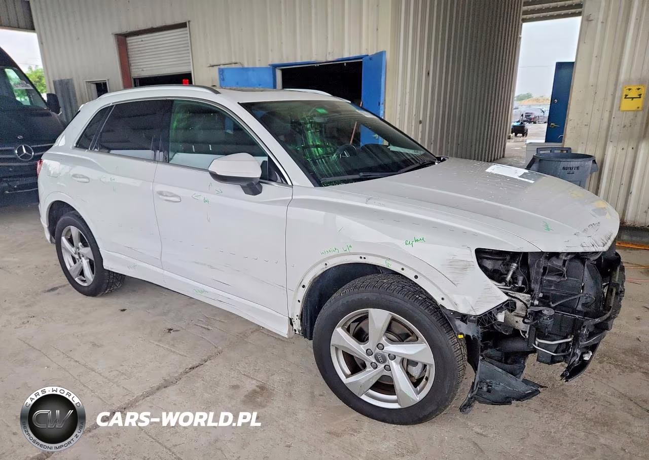 2020 Audi Q3 Premium VIN:WA1AECF38L1027710 - 4