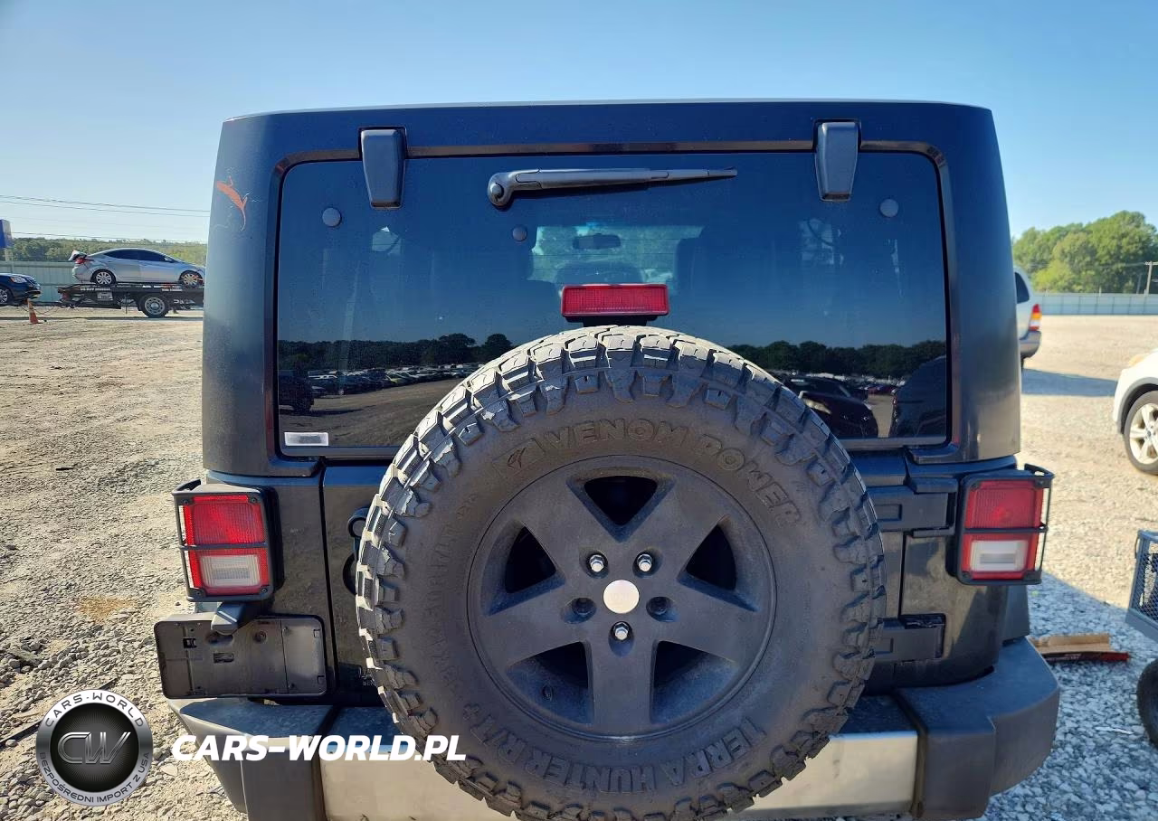2011 Jeep Wrangler Unlimited Sport VIN:1J4BA3H16BL621999 - 6