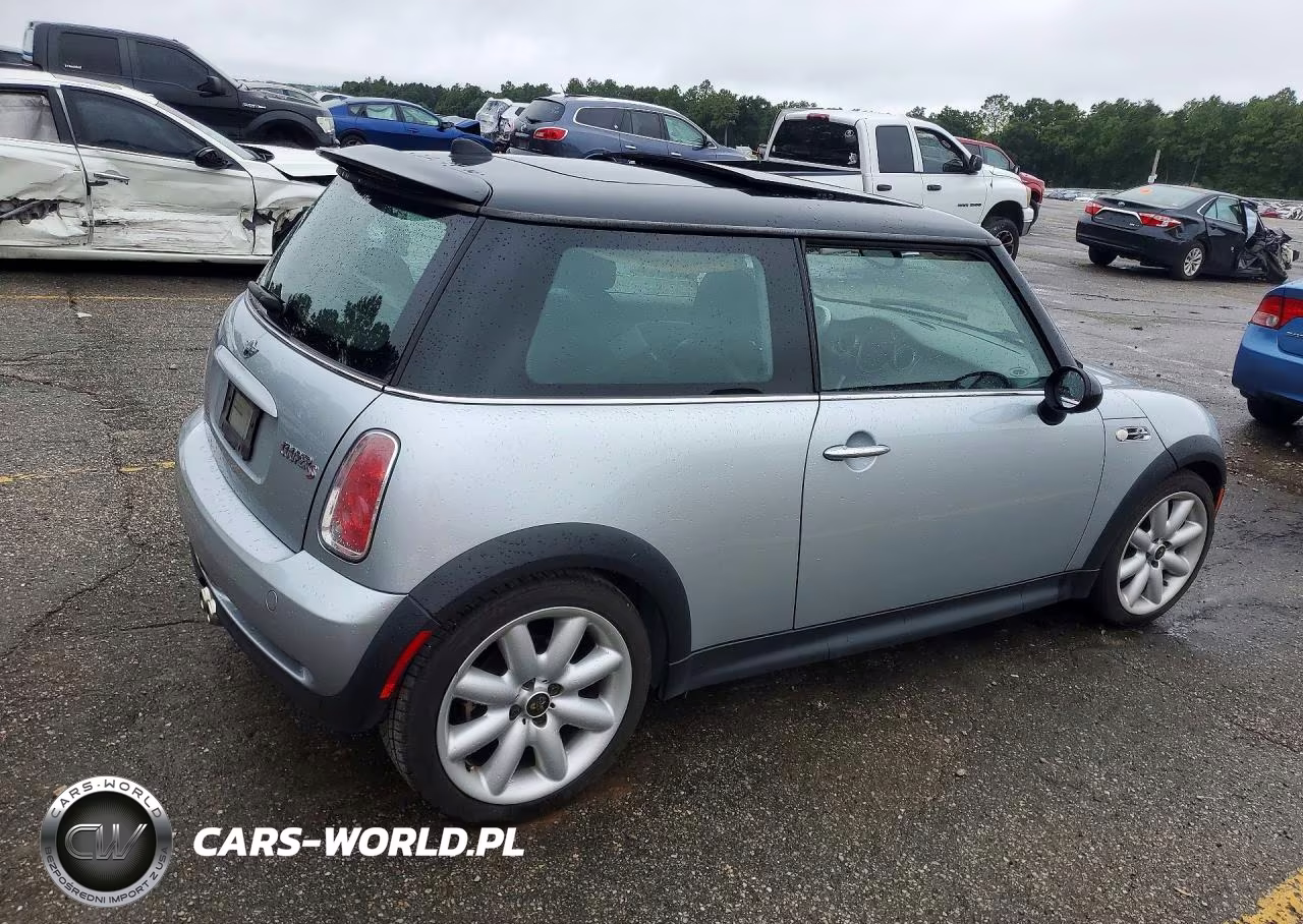 2005 Mini Cooper S VIN:WMWRE33445TD93323 - 3